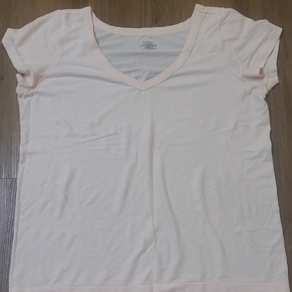 Athleta Light Pink V-Neck Short Sleeve Tee used good condition. for women,s L